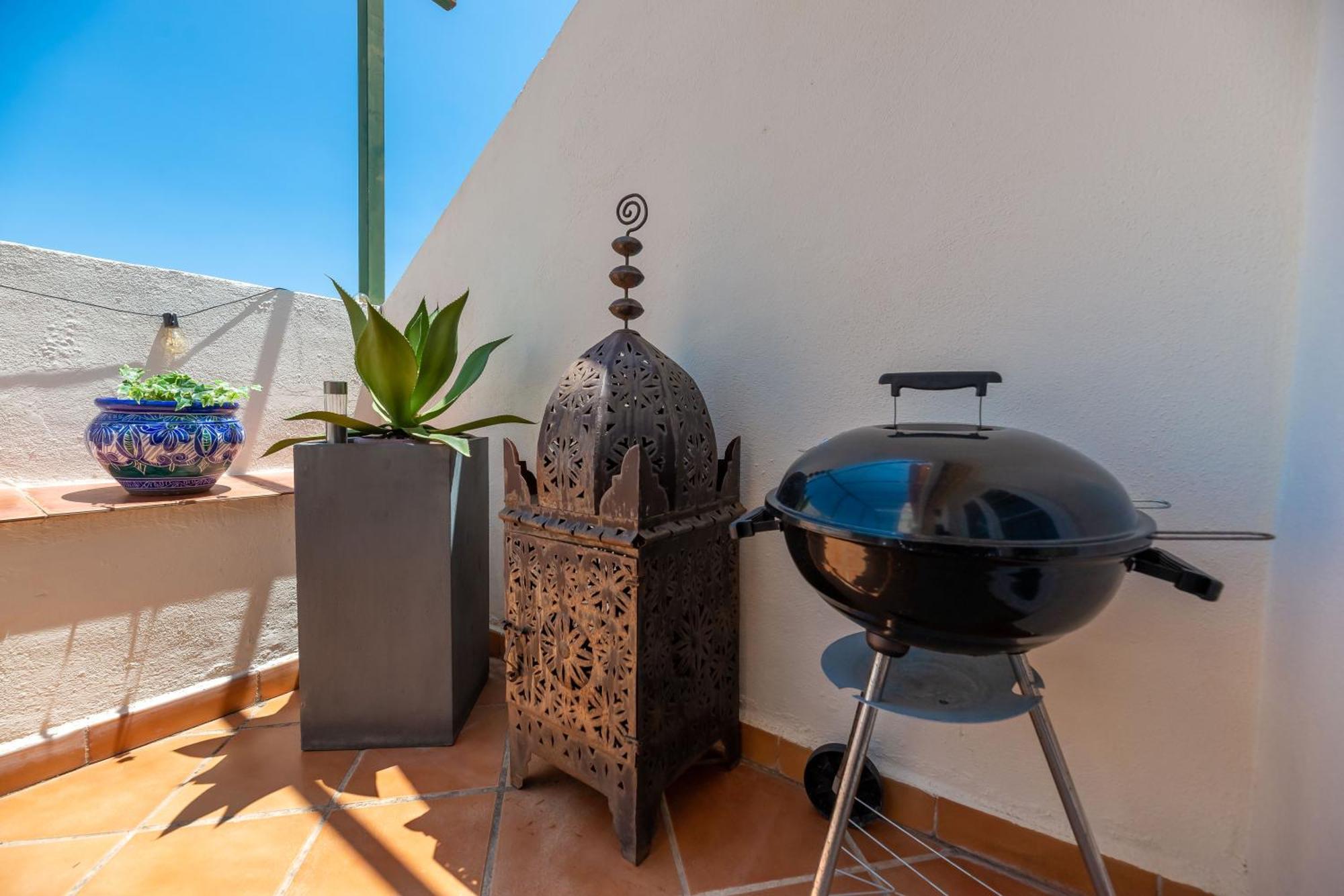 Elegant 2 Bdrm Penthouse With Bbq And Pools Lägenhet Marbella Exteriör bild