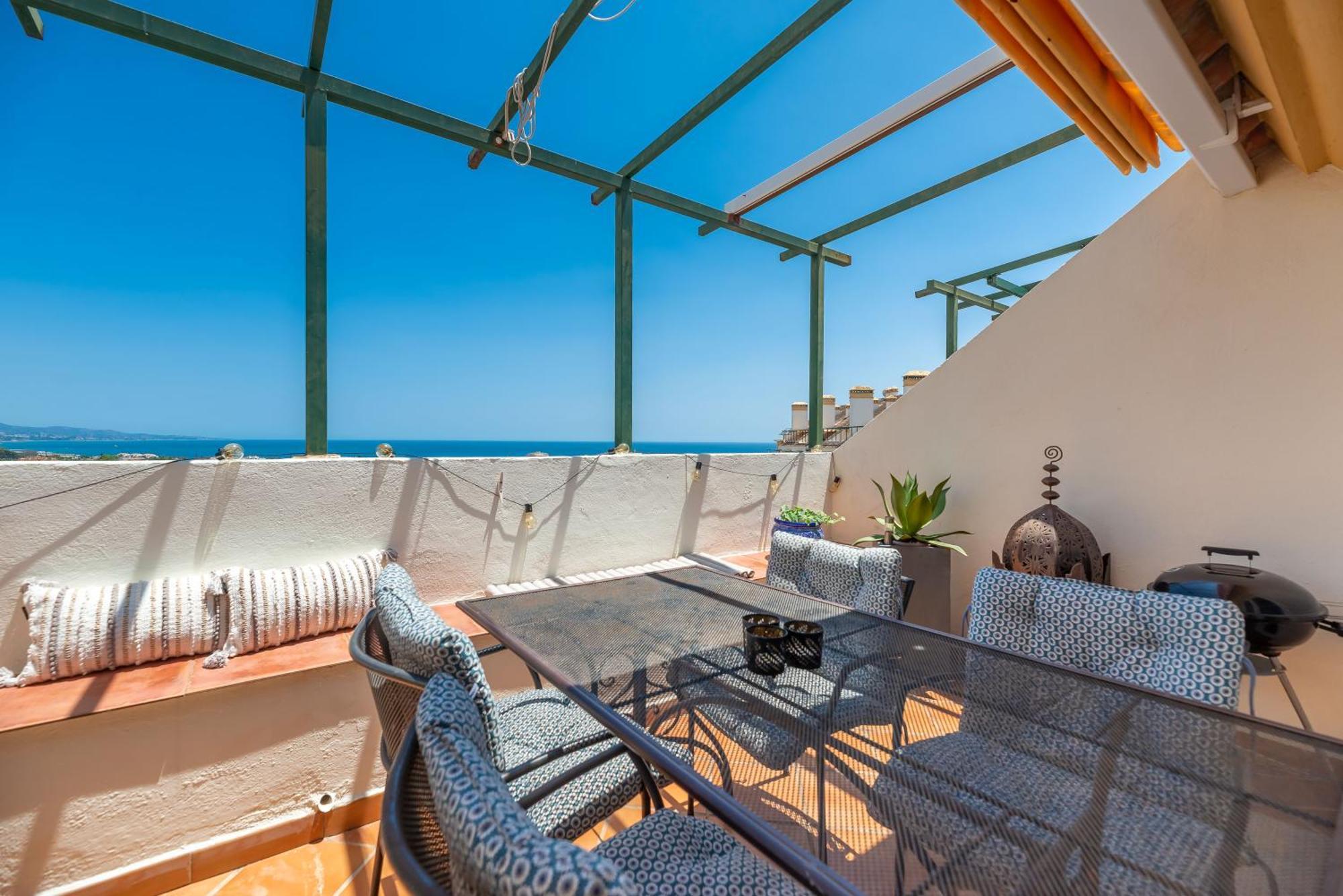 Elegant 2 Bdrm Penthouse With Bbq And Pools Lägenhet Marbella Exteriör bild