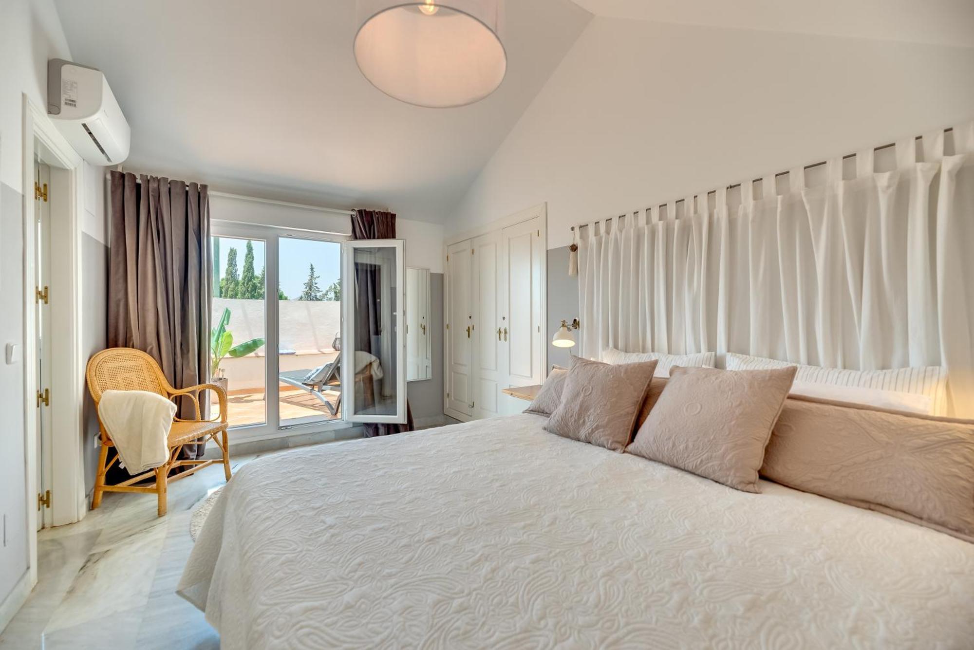Elegant 2 Bdrm Penthouse With Bbq And Pools Lägenhet Marbella Exteriör bild