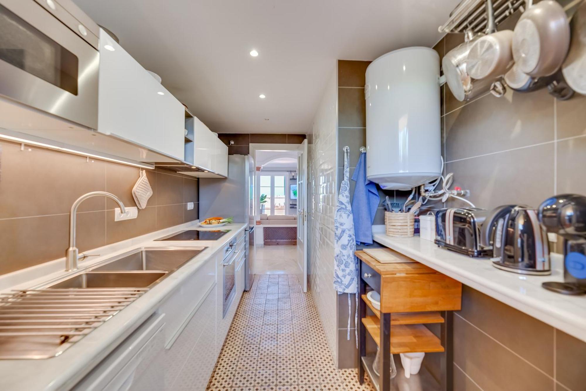 Elegant 2 Bdrm Penthouse With Bbq And Pools Lägenhet Marbella Exteriör bild