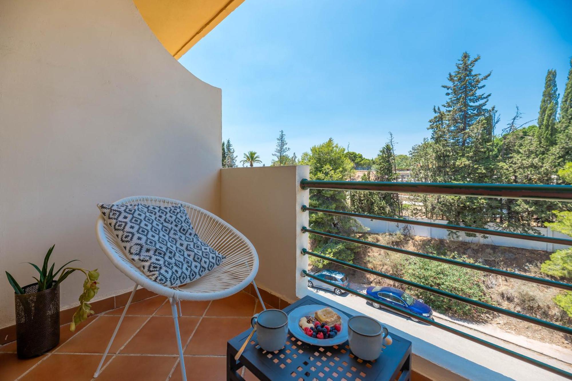 Elegant 2 Bdrm Penthouse With Bbq And Pools Lägenhet Marbella Exteriör bild