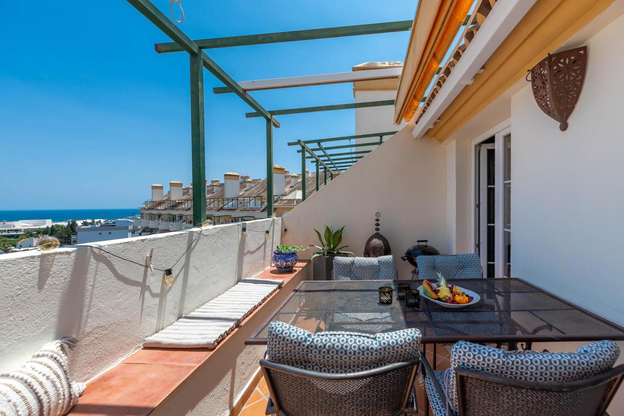 Elegant 2 Bdrm Penthouse With Bbq And Pools Lägenhet Marbella Exteriör bild