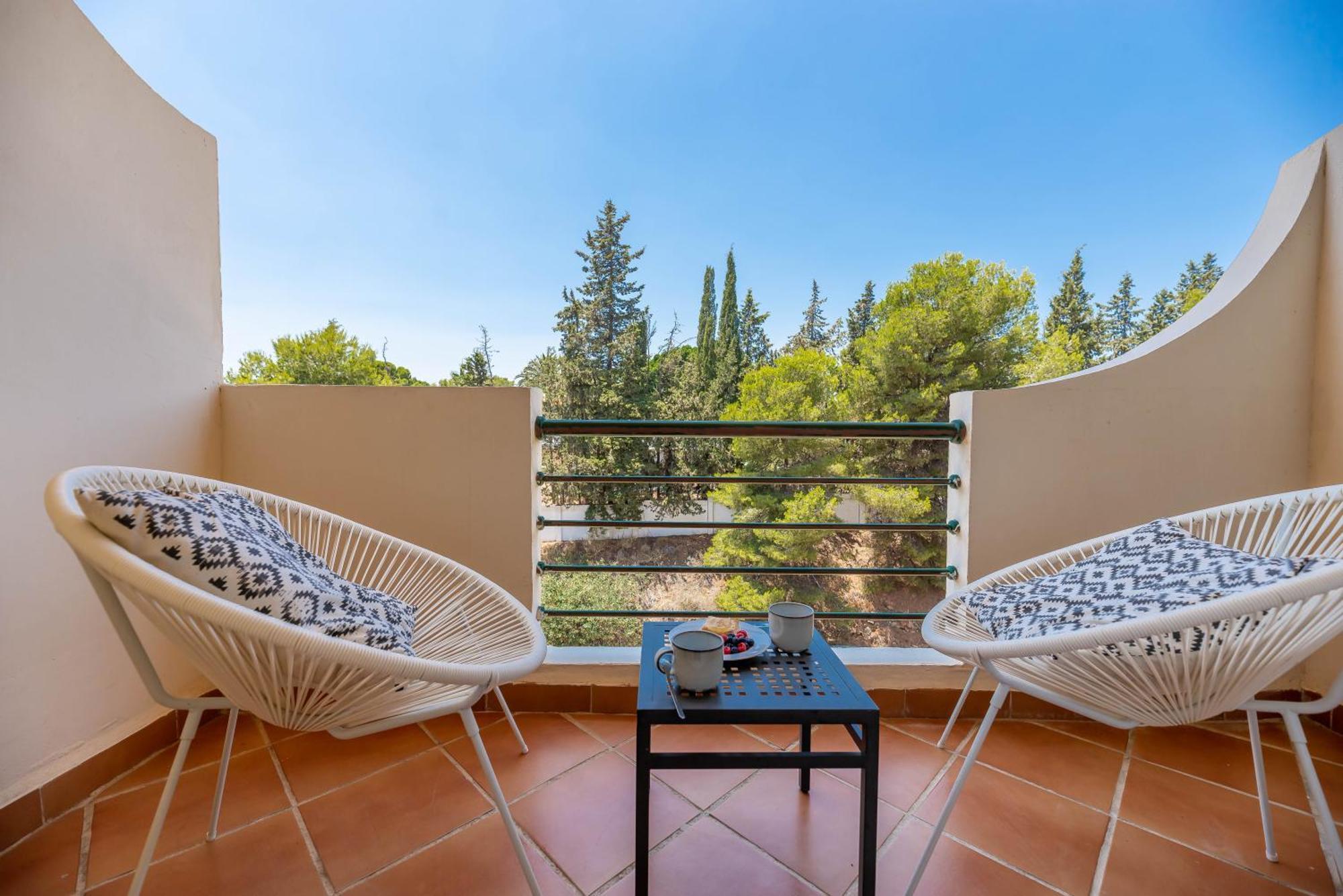 Elegant 2 Bdrm Penthouse With Bbq And Pools Lägenhet Marbella Exteriör bild