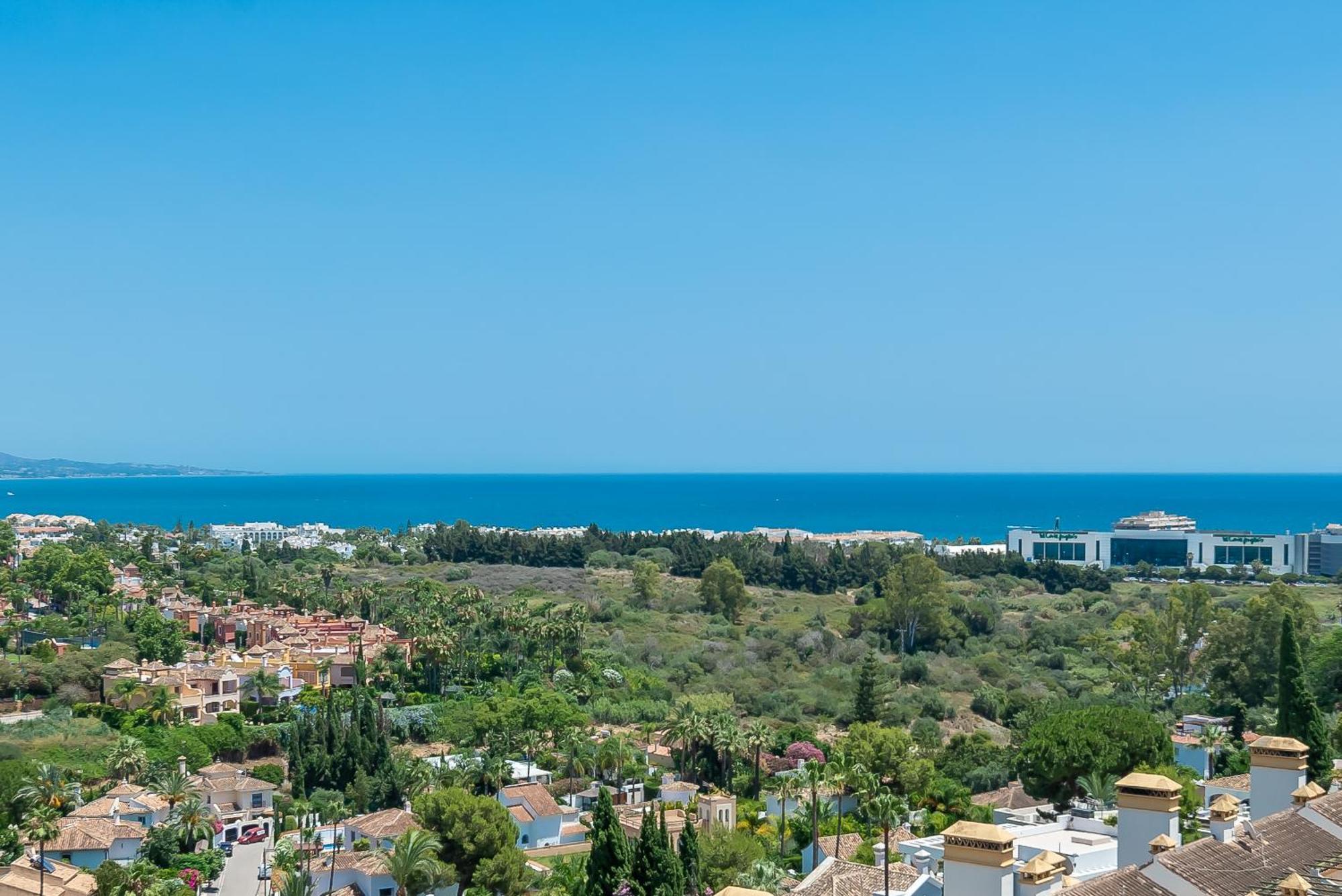 Elegant 2 Bdrm Penthouse With Bbq And Pools Lägenhet Marbella Exteriör bild