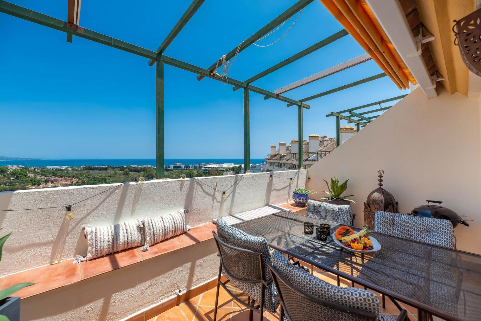 Elegant 2 Bdrm Penthouse With Bbq And Pools Lägenhet Marbella Exteriör bild